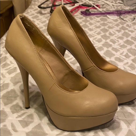 BAMBOO Shoes - Tan heels 🌸3 for $15